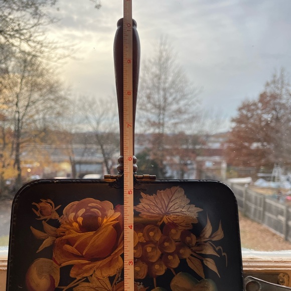 Vintage Crumb Catcher is in good condition, some scratches but a great piece. - Picture 3 of 13